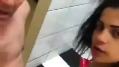 Delhi babe enjoys her sugar daddy’s dick in the Indian xxx