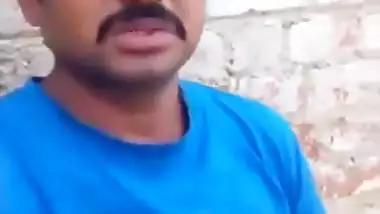 Pervert gets an outdoor blowjob from his friend