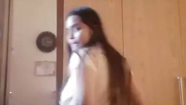 Cute big ass Indian girl nude viral videos exposed