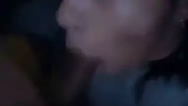 Cute Goa girl gives an Indian blowjob to her lover