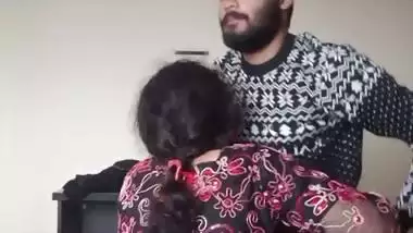 HD sex MMS of a pervert making his GF nude to fuck