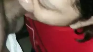 Horny milf gives a desi blowjob to the man