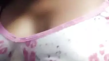 Round boobs college girl removing bra and topless