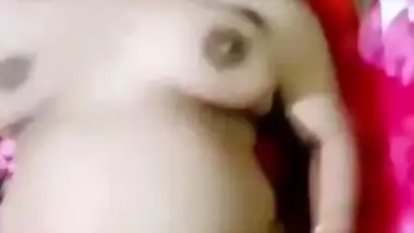 Man drills a chubby woman’s pussy in a village sex video